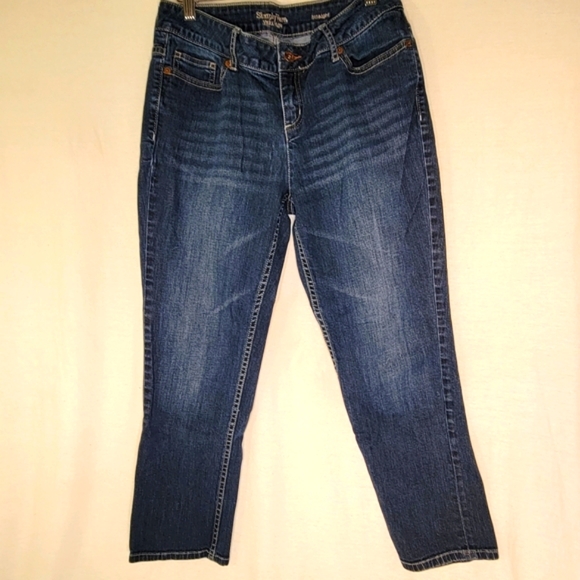 Vera Wang Denim - Simply Vera ,Vera Wang Straight Leg Stretch Cute Back Pockets with Buttons sz8